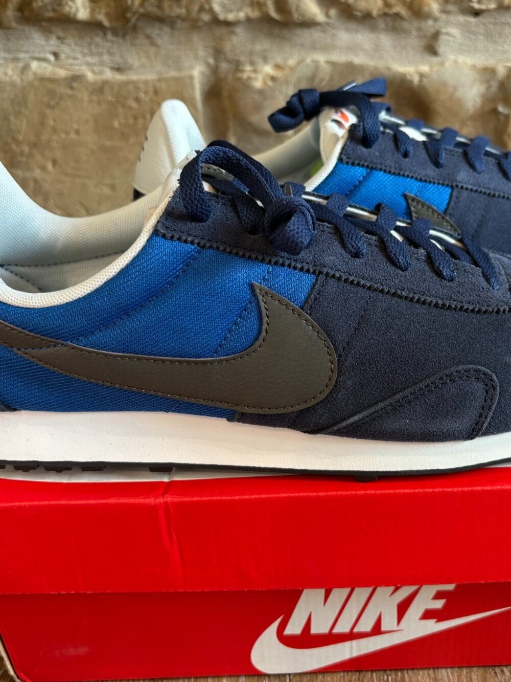 NEW IN BOX-NEVER WORN! PRE MONTREAL MENS 10.5